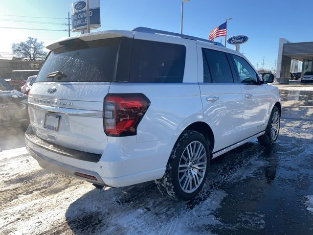 Certified 2022 Ford Expedition Platinum image 3