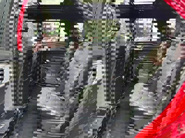 Certified 2021 Ford Explorer Platinum w/ Equipment Group 601A image 17