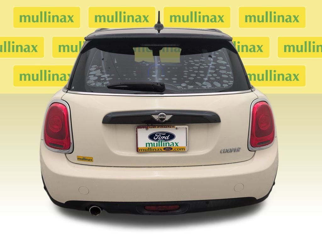 Used 2018 MINI Cooper 2-Door Hardtop image 4