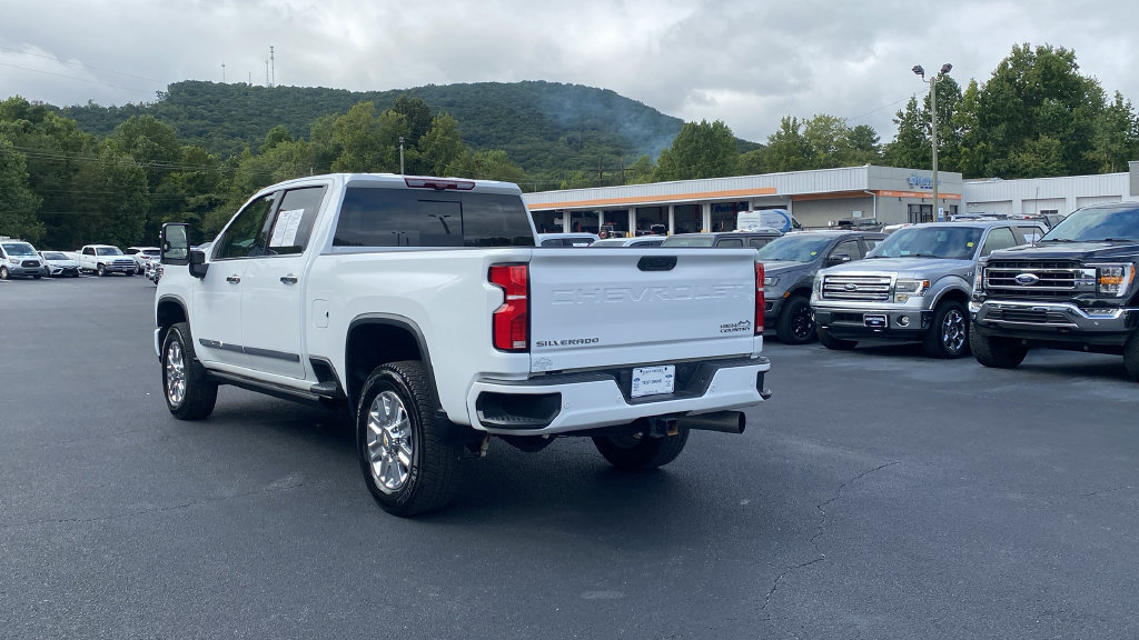 Used 2025 Chevrolet Silverado 3500 High Country w/ High Country Premium Package AWD/4WD image 7