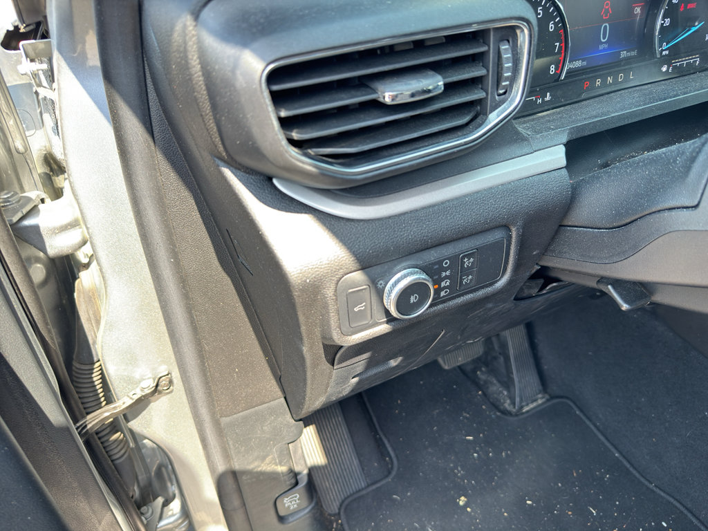 Certified 2022 Ford Explorer XLT w/ Equipment Group 202A AWD/4WD image 12