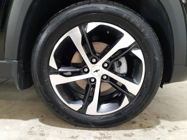Used 2024 Chevrolet Trax RS FWD image 24