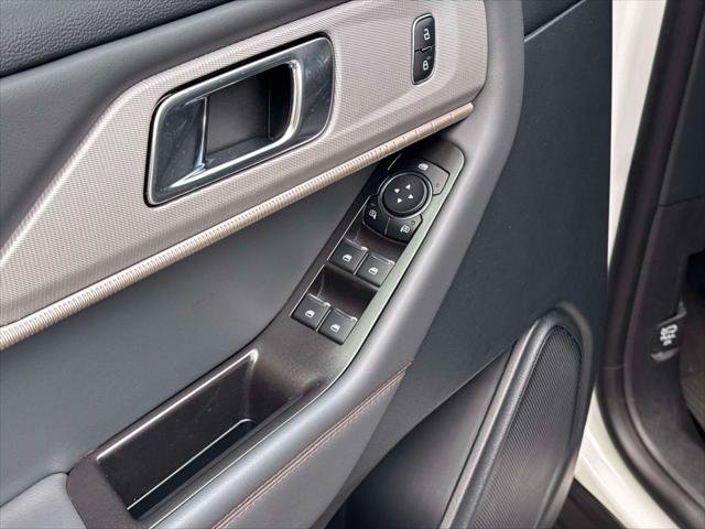Certified 2025 Ford Explorer Active AWD/4WD image 18