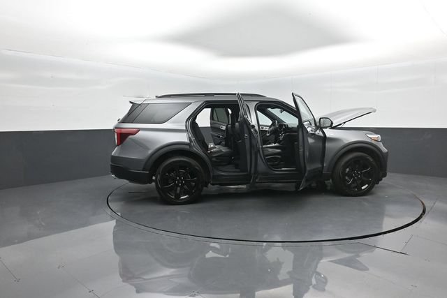 Certified 2024 Ford Explorer ST-Line w/ Class IV Trailer Tow Package AWD/4WD image 9