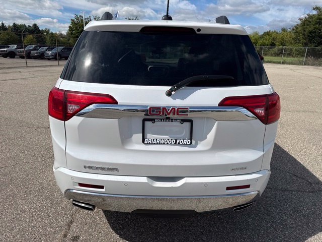 Used 2017 GMC Acadia Denali w/ Technology Package AWD/4WD image 5