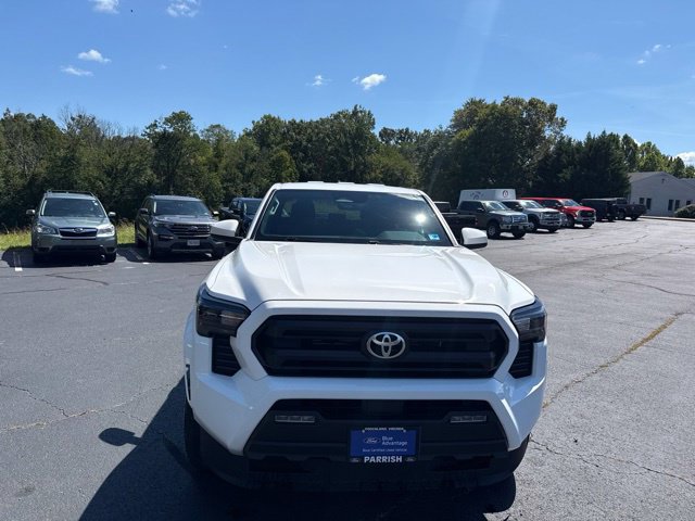 Used 2026 Toyota Tacoma SR5 AWD/4WD image 2