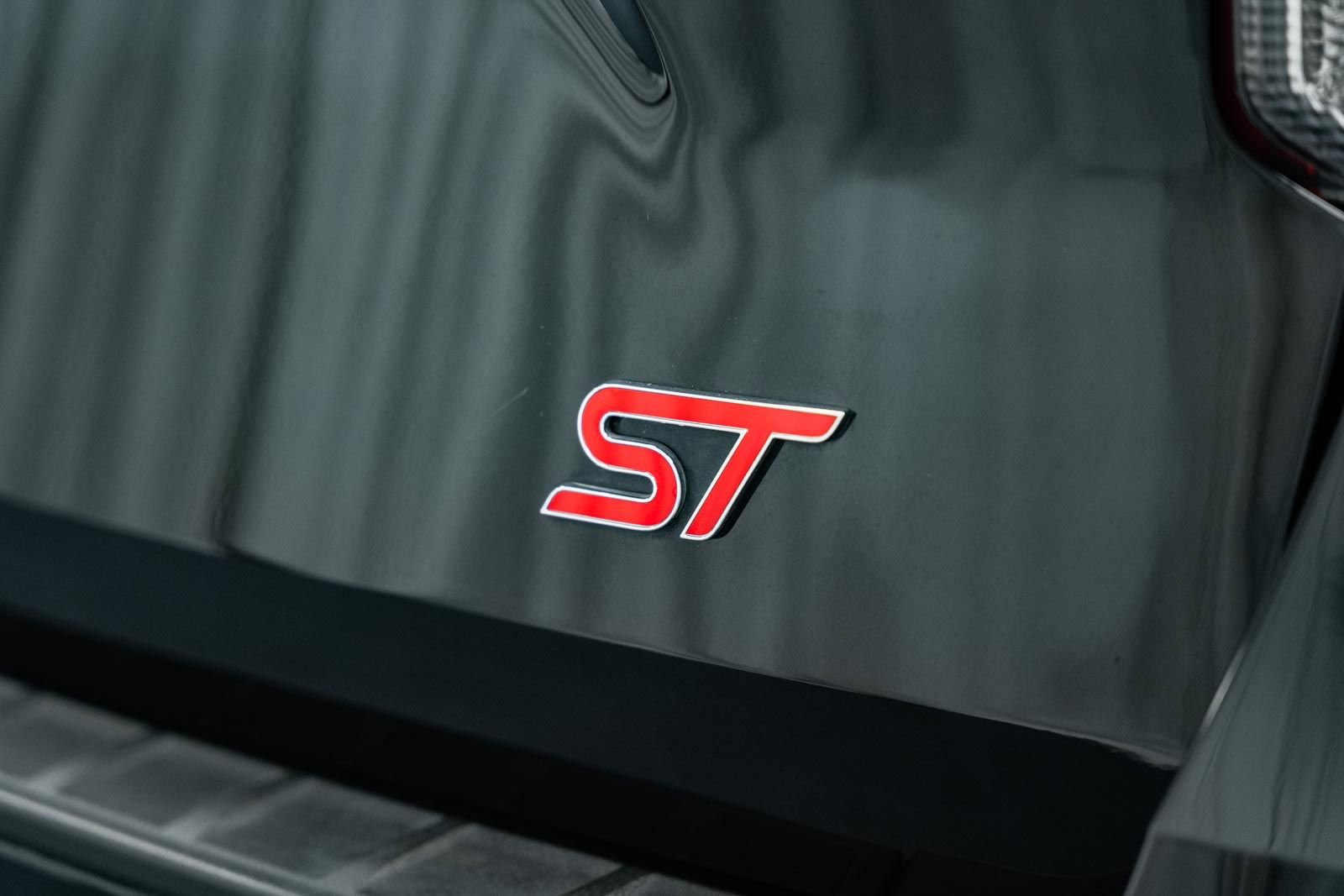 Certified 2023 Ford Explorer ST w/ Equipment Group 401A image 9