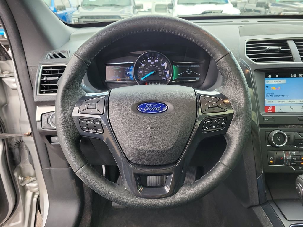 Certified 2021 Ford F150 XLT w/ Equipment Group 302A High image 22