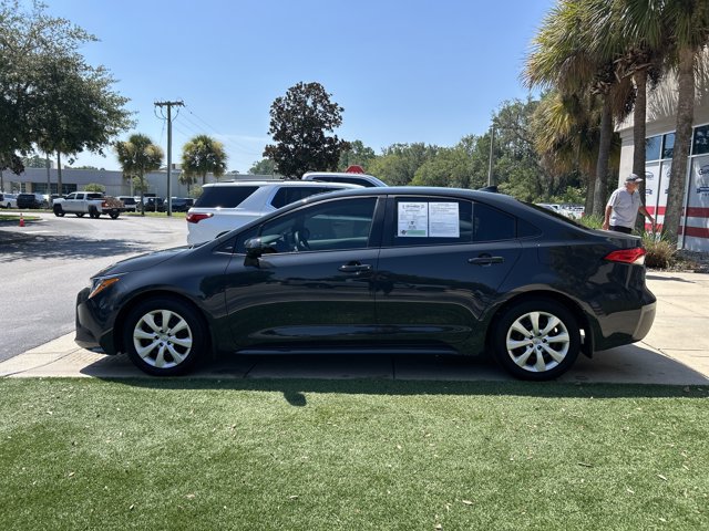 Used 2025 Toyota Corolla LE FWD image 7