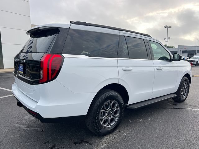 Certified 2025 Ford Expedition Active RWD image 9