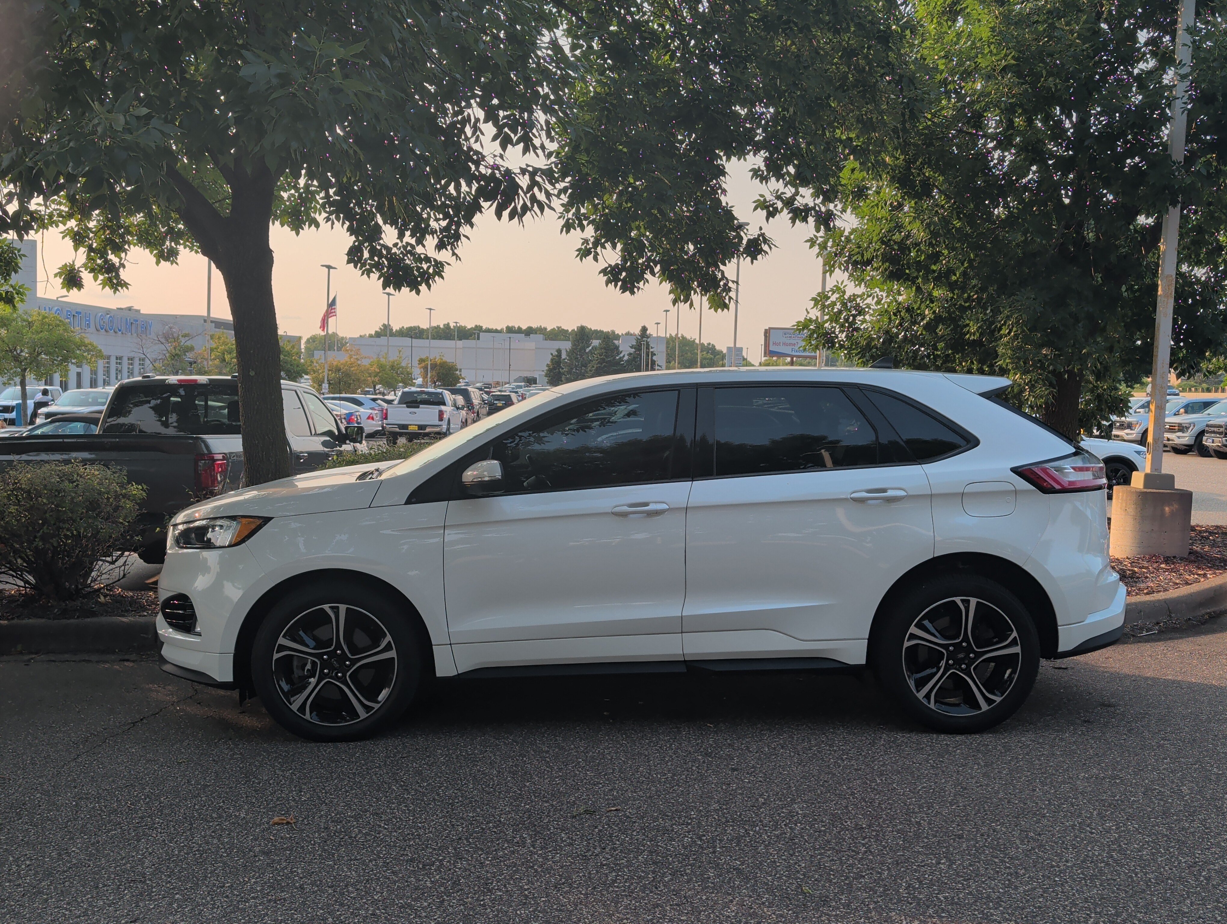 Certified 2020 Ford Edge ST w/ Cold Weather Package AWD/4WD image 3