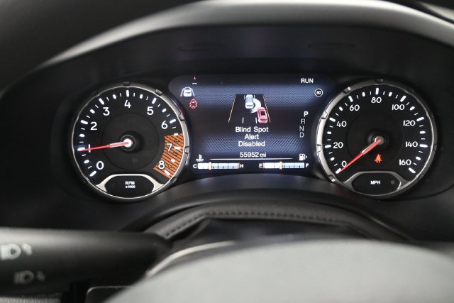 Used 2023 Jeep Renegade Latitude AWD/4WD image 9
