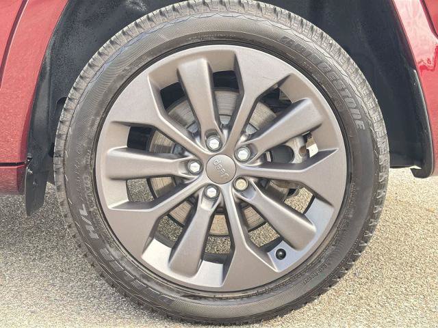 Used 2019 Jeep Cherokee Limited AWD/4WD image 14