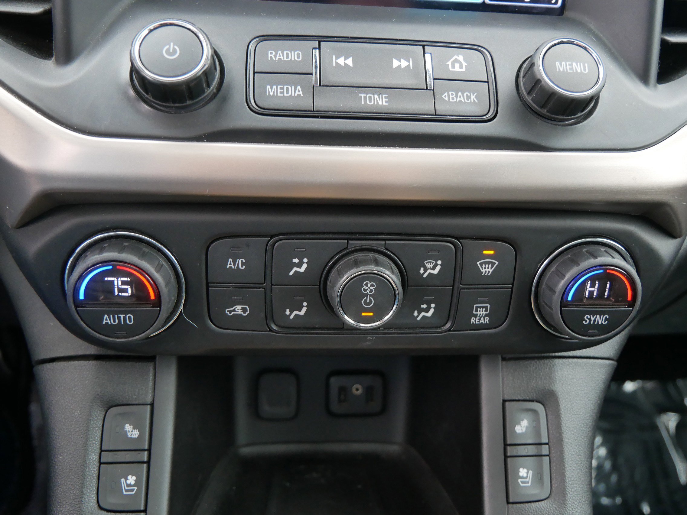 Used 2018 GMC Acadia Denali w/ Technology Package image 23