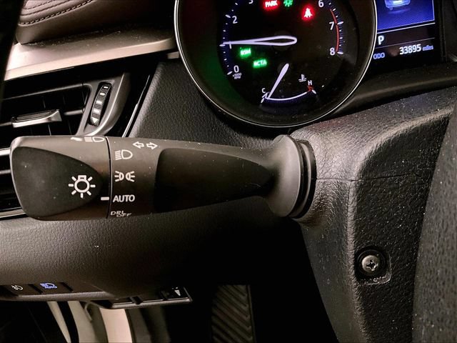 Used 2019 Toyota C-HR FWD image 30