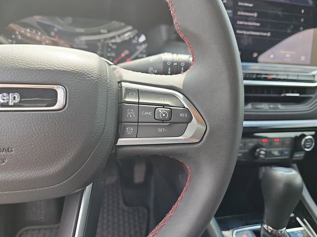 Used 2025 Jeep Compass Trailhawk AWD/4WD image 19