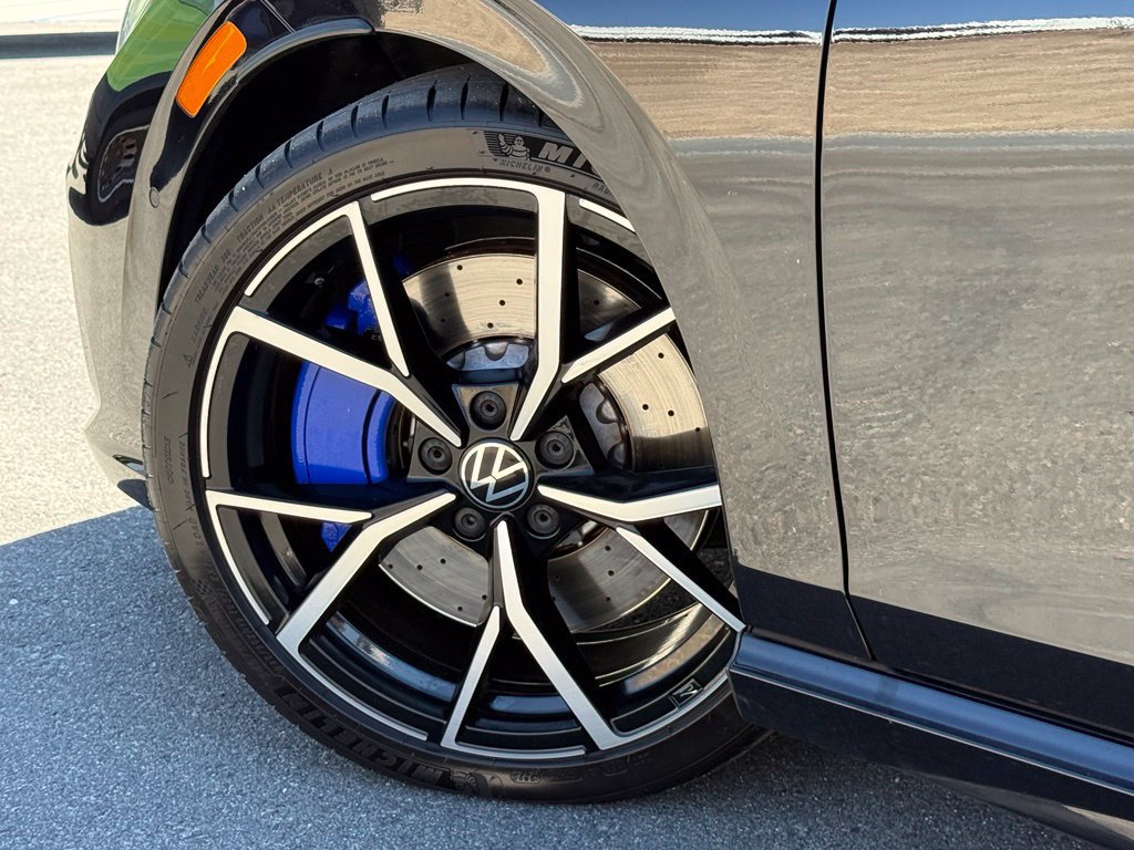 Used 2022 Volkswagen Golf R AWD/4WD image 18