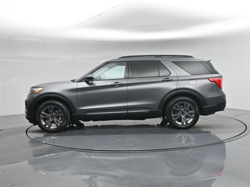 Certified 2023 Ford Explorer XLT w/ Equipment Group 202A image 28