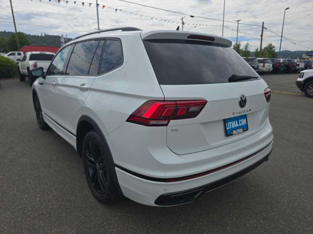 Used 2022 Volkswagen Tiguan SE R-Line FWD image 3
