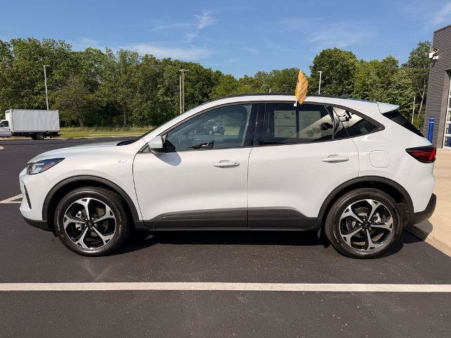 Certified 2025 Ford Escape ST-Line Select w/ Class II Trailer Tow Package AWD/4WD image 6