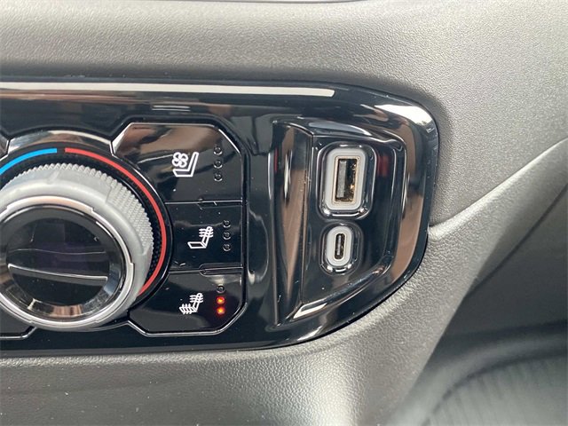 Used 2024 Chevrolet Silverado 2500 High Country w/ High Country Premium Package image 32