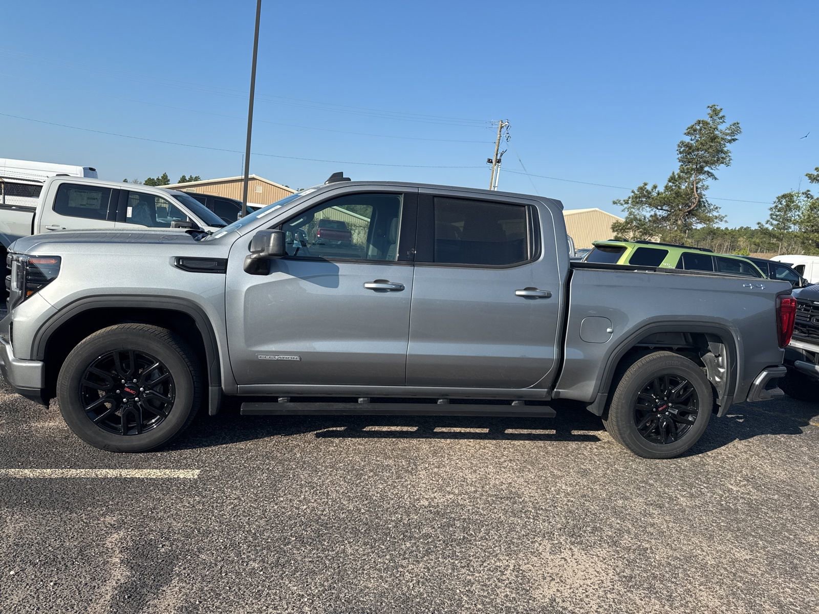 Used 2023 GMC Sierra 1500 Elevation AWD/4WD image 4