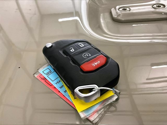 Used 2022 Jeep Gladiator Mojave w/ LED Lighting Group AWD/4WD image 9