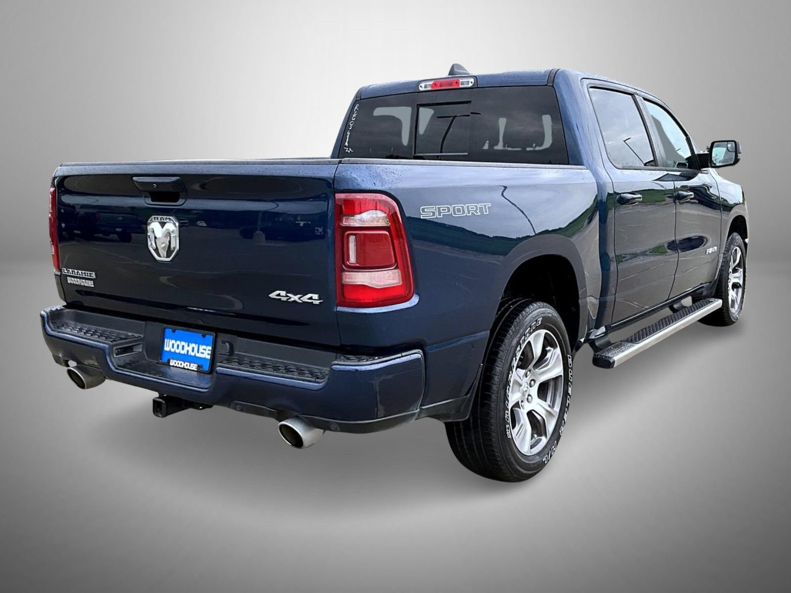 Used 2023 RAM 1500 Laramie AWD/4WD image 5