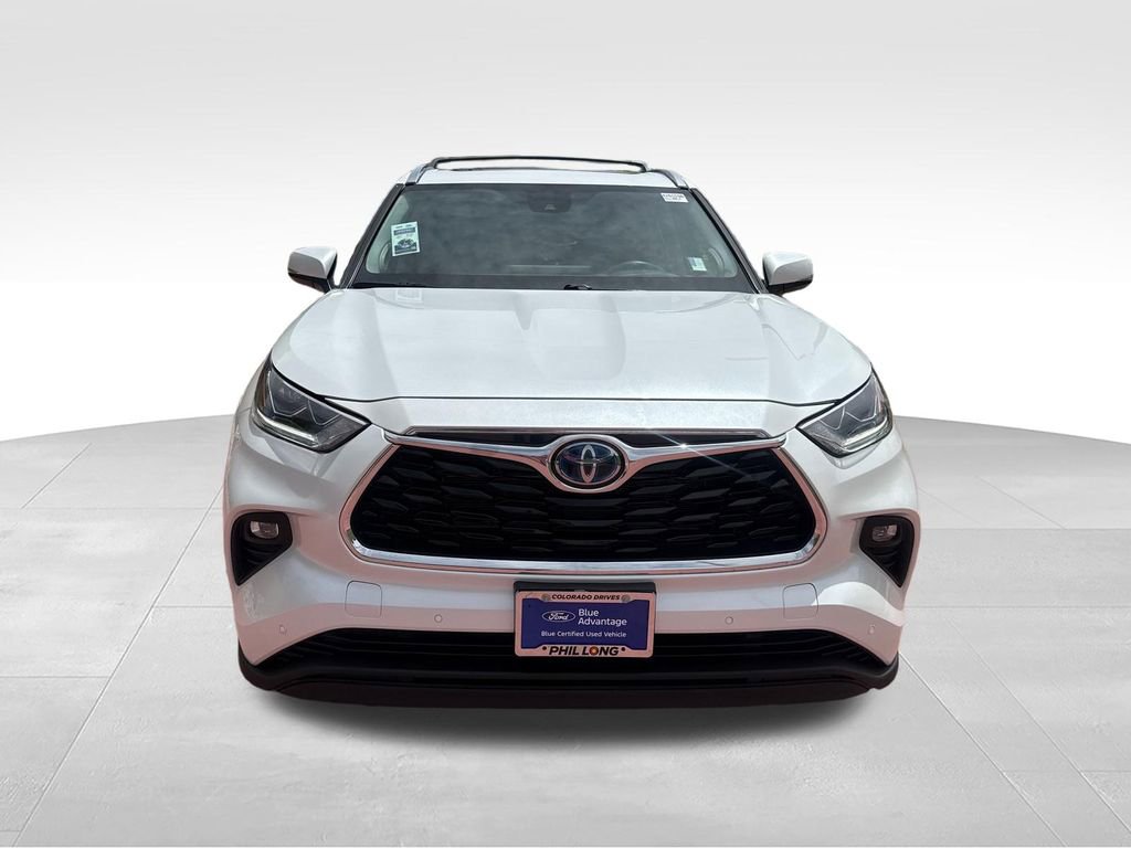 Used 2023 Toyota Highlander Limited AWD/4WD image 2