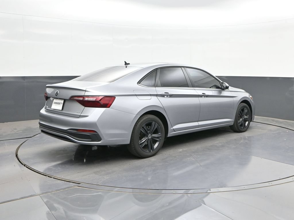 Used 2023 Volkswagen Jetta SE FWD image 11
