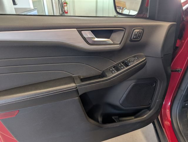 Certified 2024 Ford Escape Platinum AWD/4WD image 13