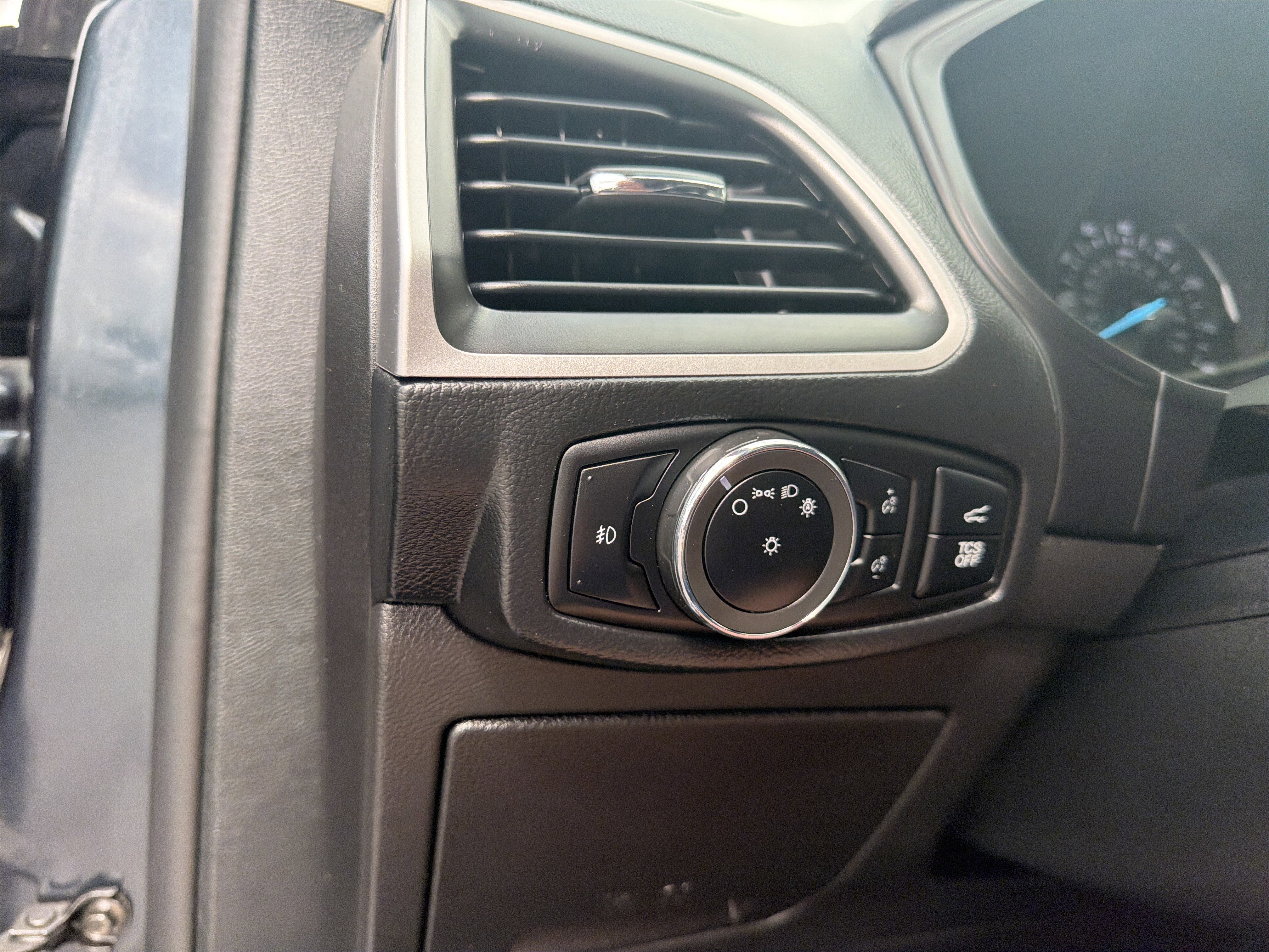 Certified 2024 Ford Edge SEL w/ Convenience Package AWD/4WD image 33