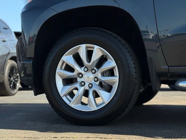 Used 2021 Chevrolet Silverado 1500 Custom AWD/4WD image 36