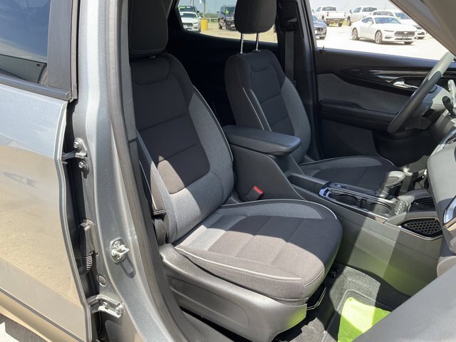 Used 2025 Chevrolet TrailBlazer LT AWD/4WD image 14