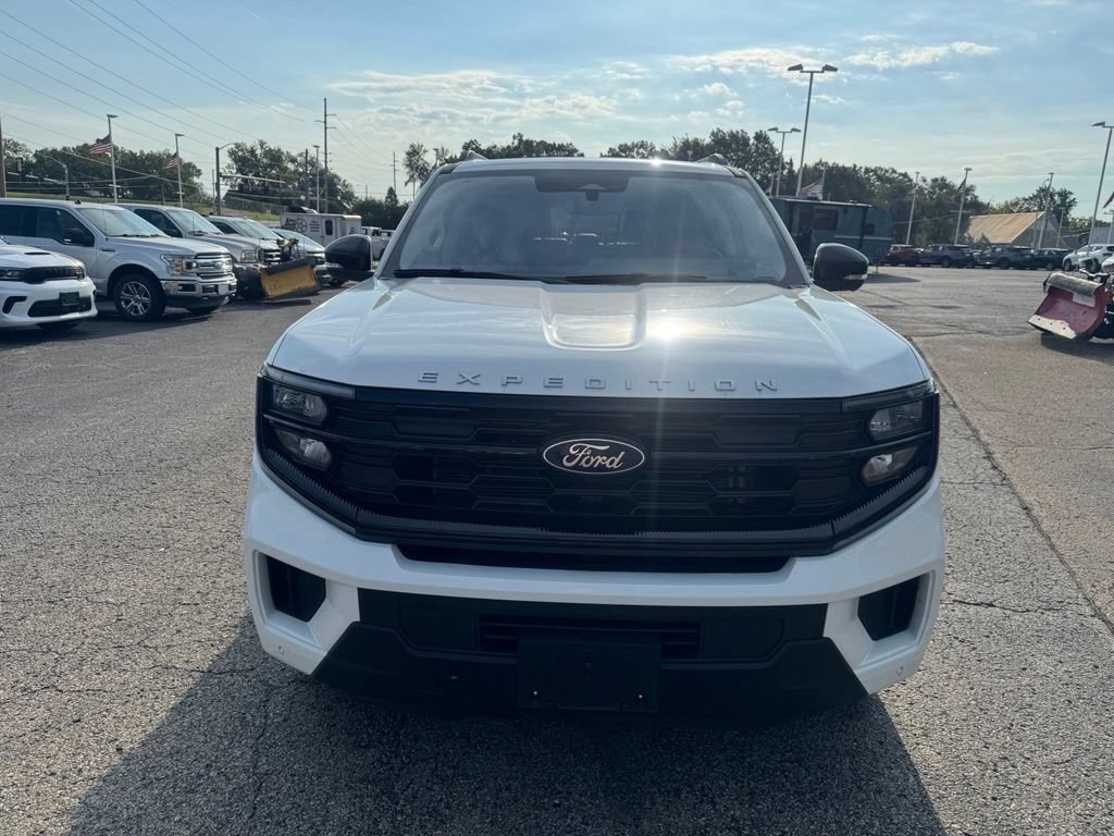 Certified 2025 Ford Expedition Active AWD/4WD image 2