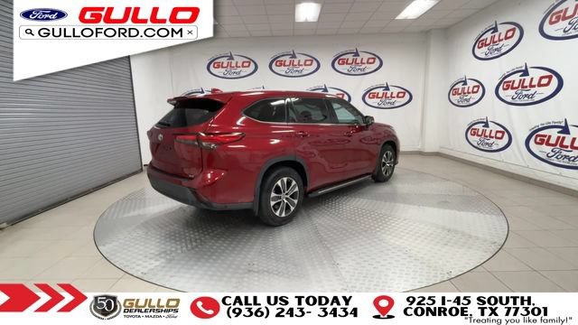 Used 2022 Toyota Highlander XLE FWD image 8
