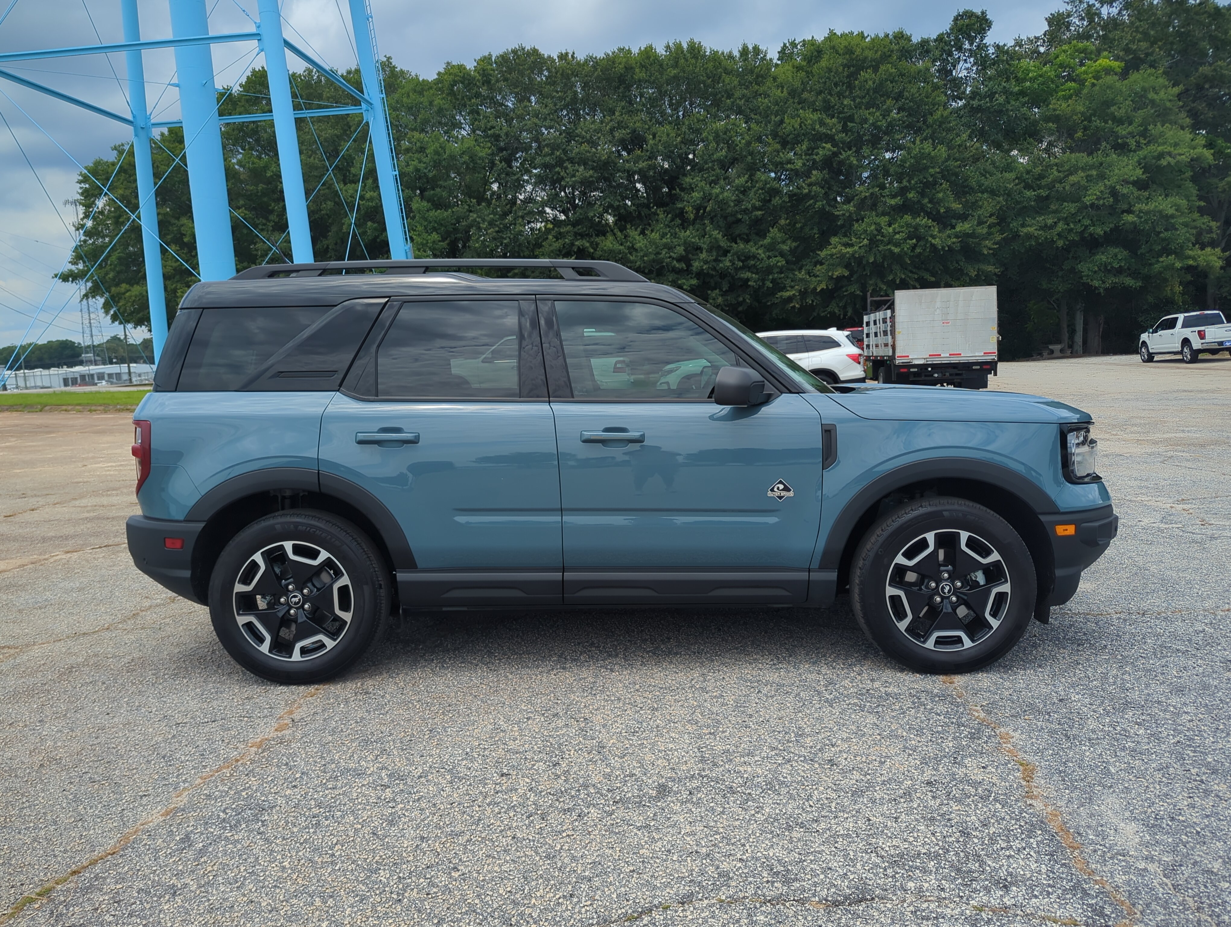 Certified 2022 Ford Bronco Sport Outer Banks w/ Tech Package AWD/4WD image 2