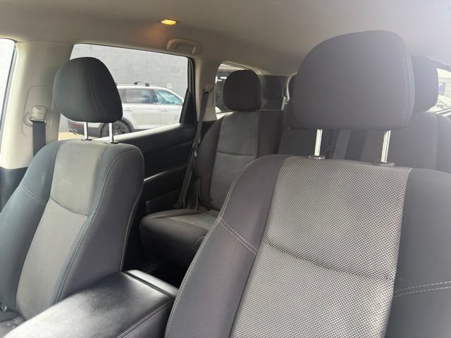 Used 2019 Nissan Pathfinder S AWD/4WD image 22