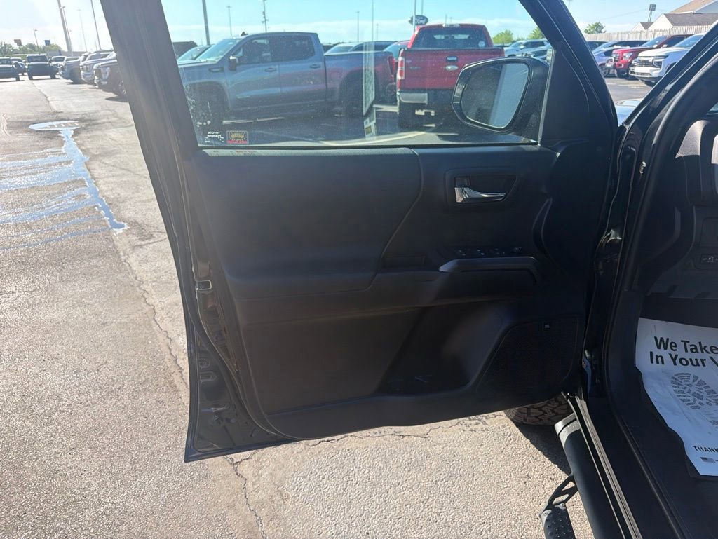 Used 2021 Toyota Tacoma TRD Sport w/ TRD Premium Sport Package AWD/4WD image 17