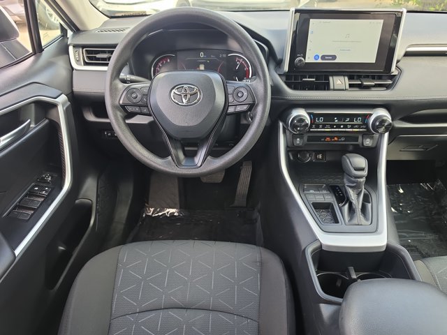 Used 2025 Toyota RAV4 XLE FWD image 19