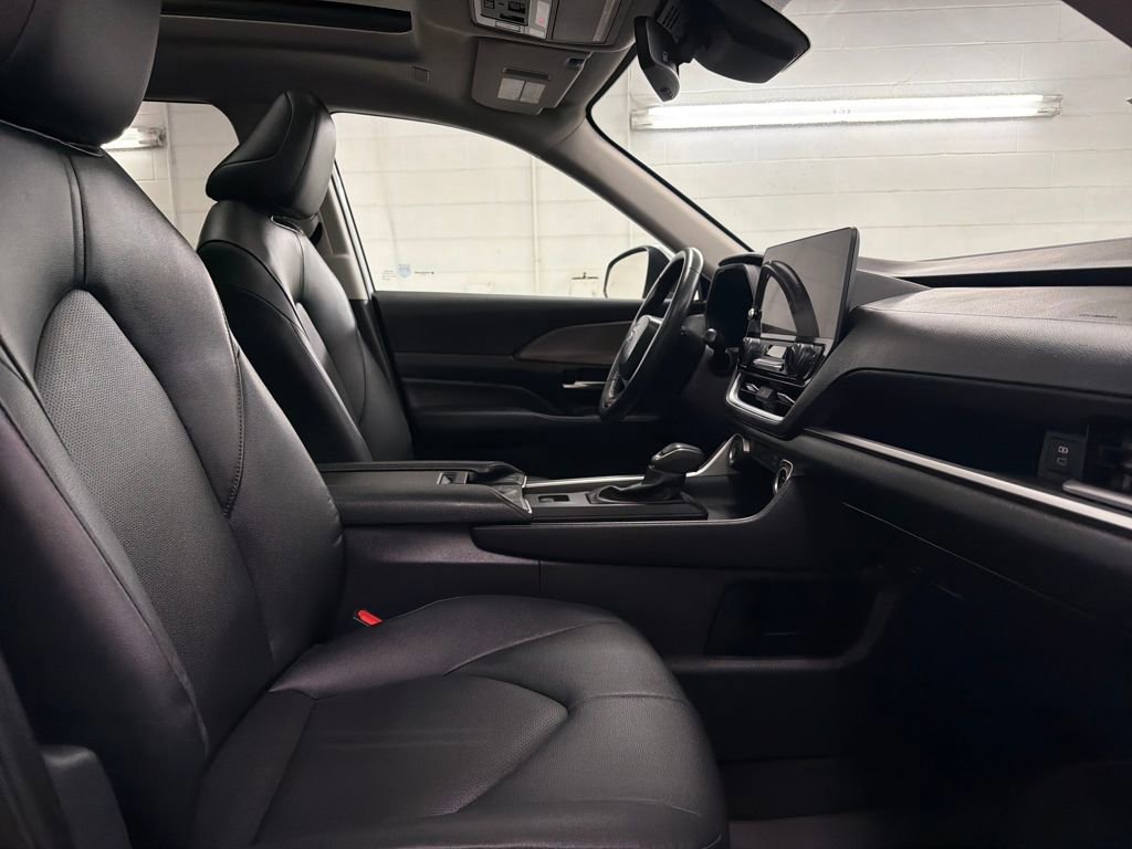 Used 2024 Toyota Grand Highlander image 28
