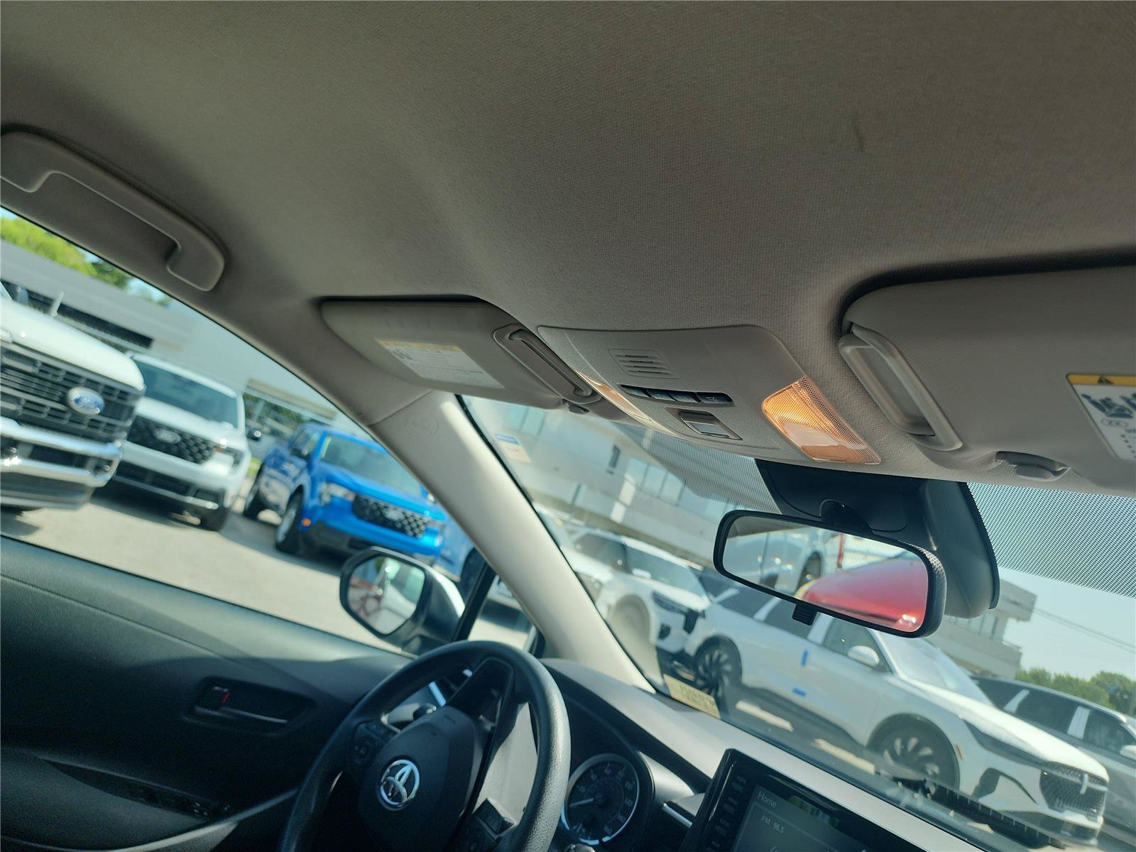 Used 2022 Toyota Corolla LE FWD image 25