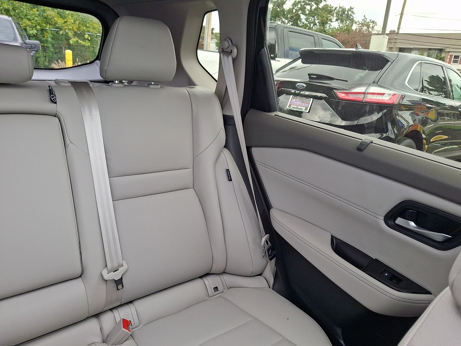 Used 2025 Nissan Rogue SV w/ SV Premium Package FWD image 20