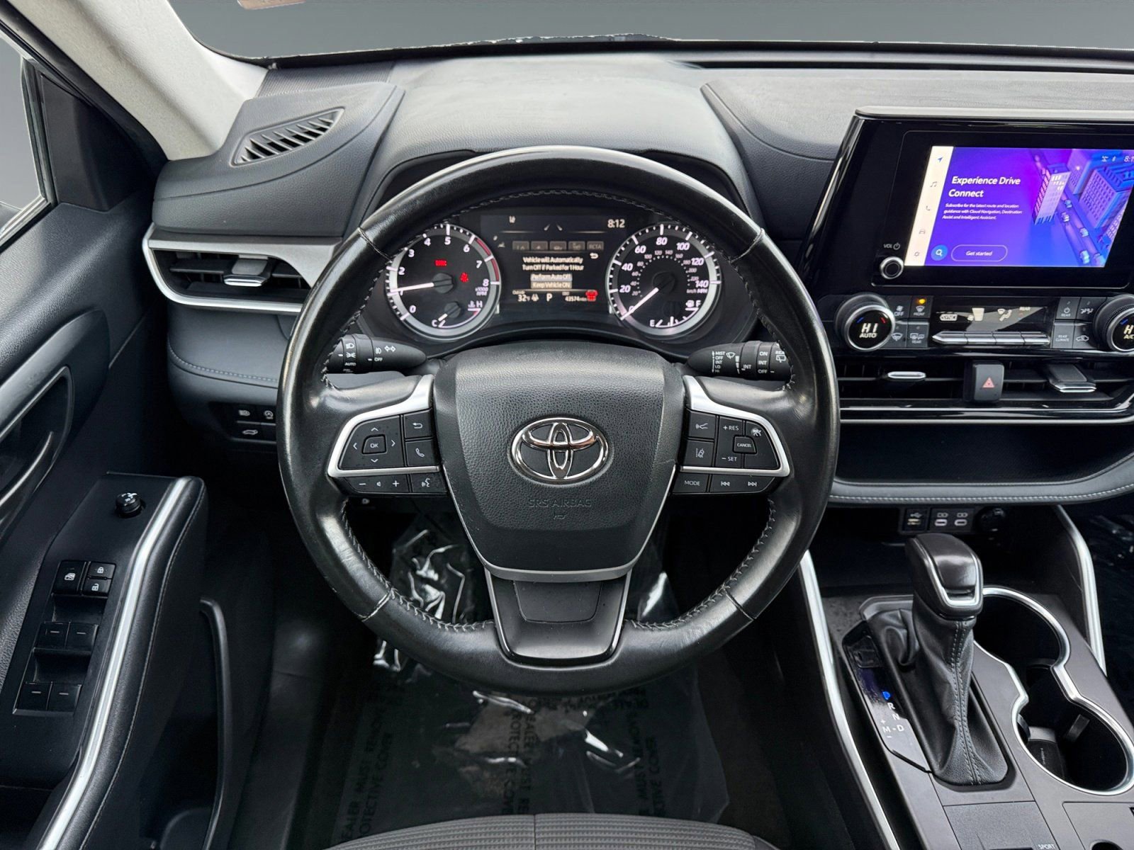 Used 2024 Toyota Highlander LE image 17