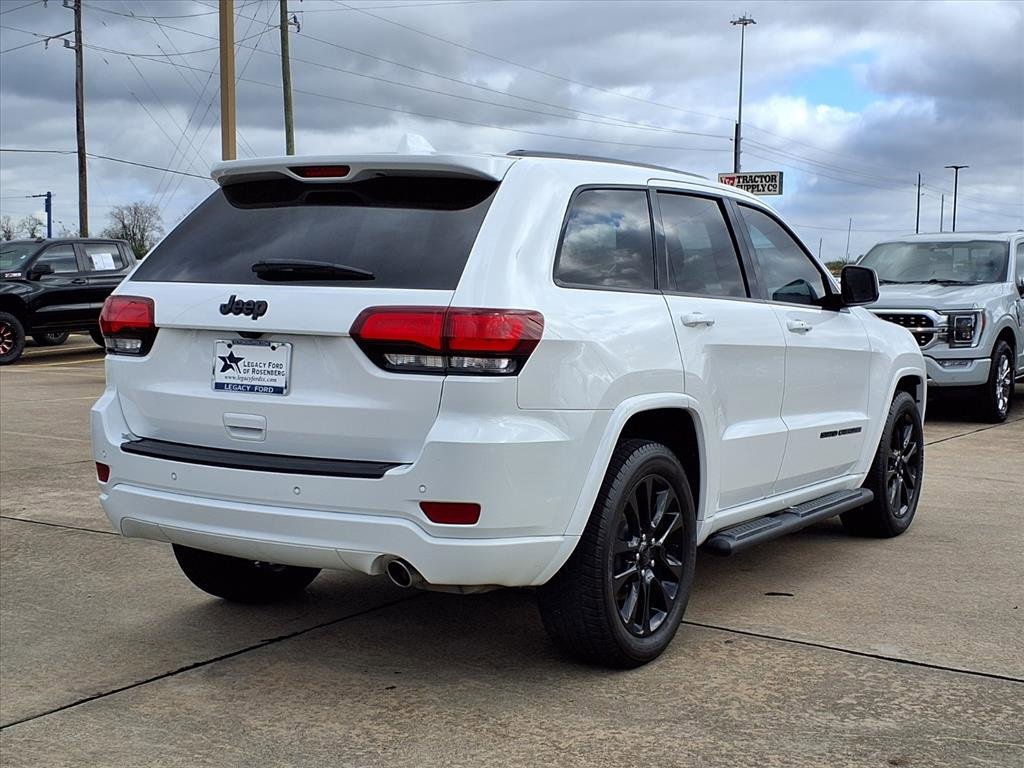 Used 2020 Jeep Grand Cherokee Altitude image 2