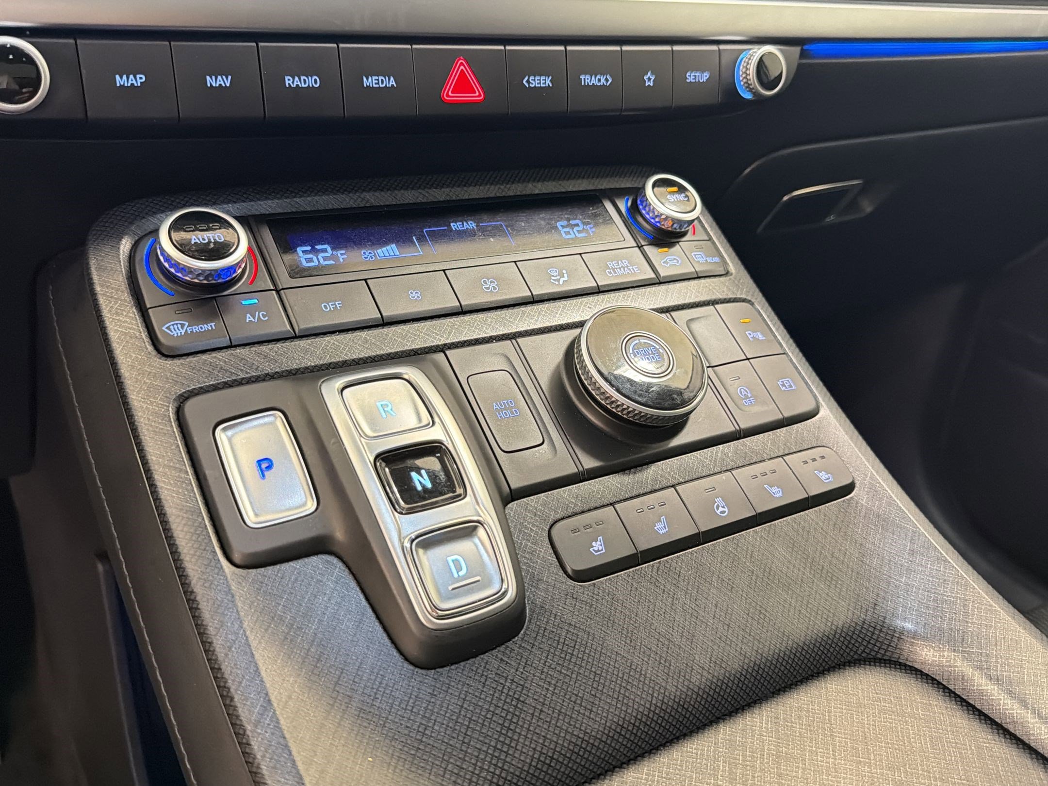 Used 2024 Hyundai Palisade Limited FWD image 19