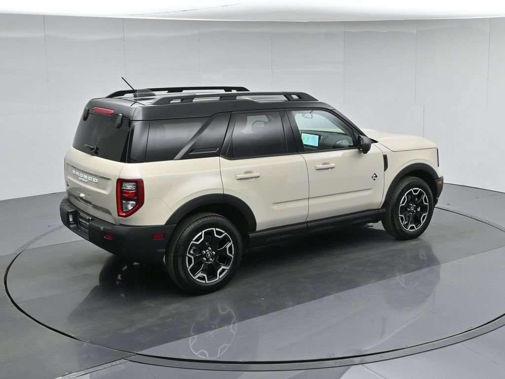 Certified 2025 Ford Bronco Sport Outer Banks w/ Outer Banks Tech Package+ AWD/4WD image 43