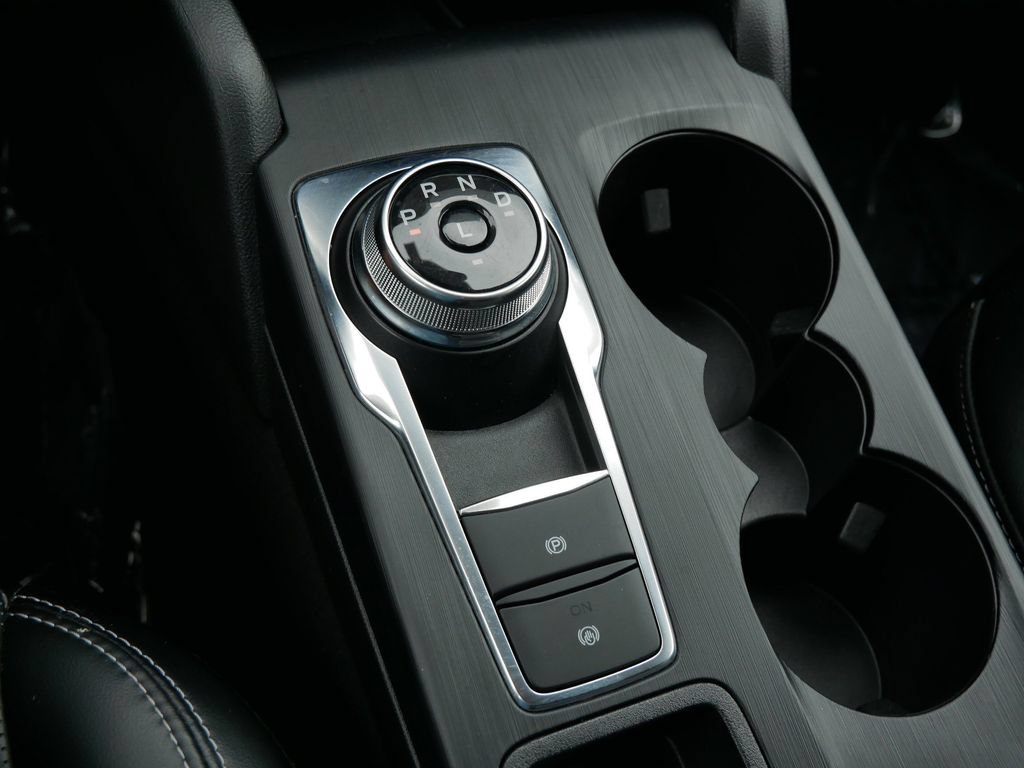 Certified 2024 Ford Escape Platinum AWD/4WD image 25