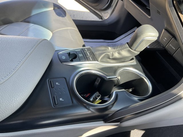 Used 2019 Toyota Camry XLE FWD image 21