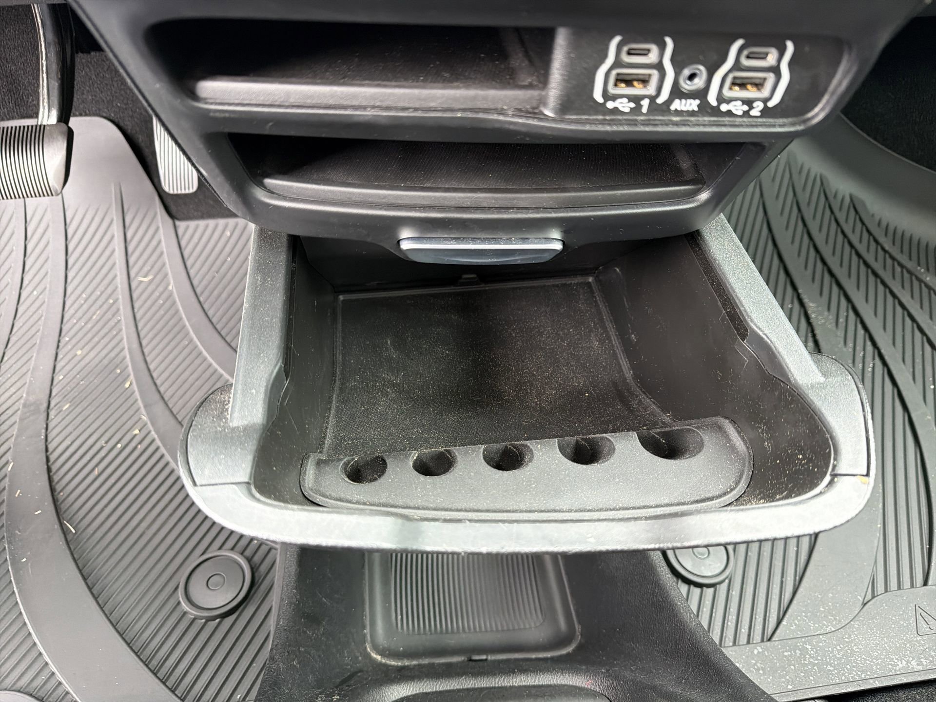 Used 2023 Chrysler Pacifica Touring image 18